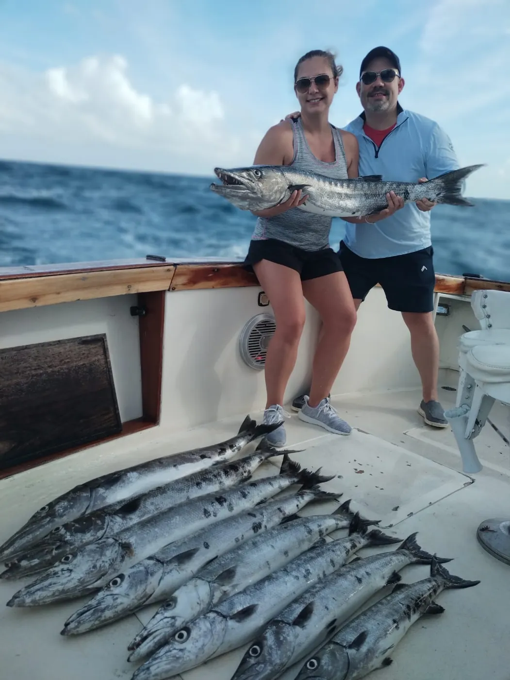 Clientes disfrutando una experiencia Royal Yachts en Cancún